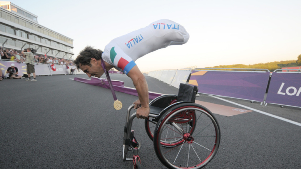 Alex Zanardi, oltre il traguardo: la scelta dello sguardo